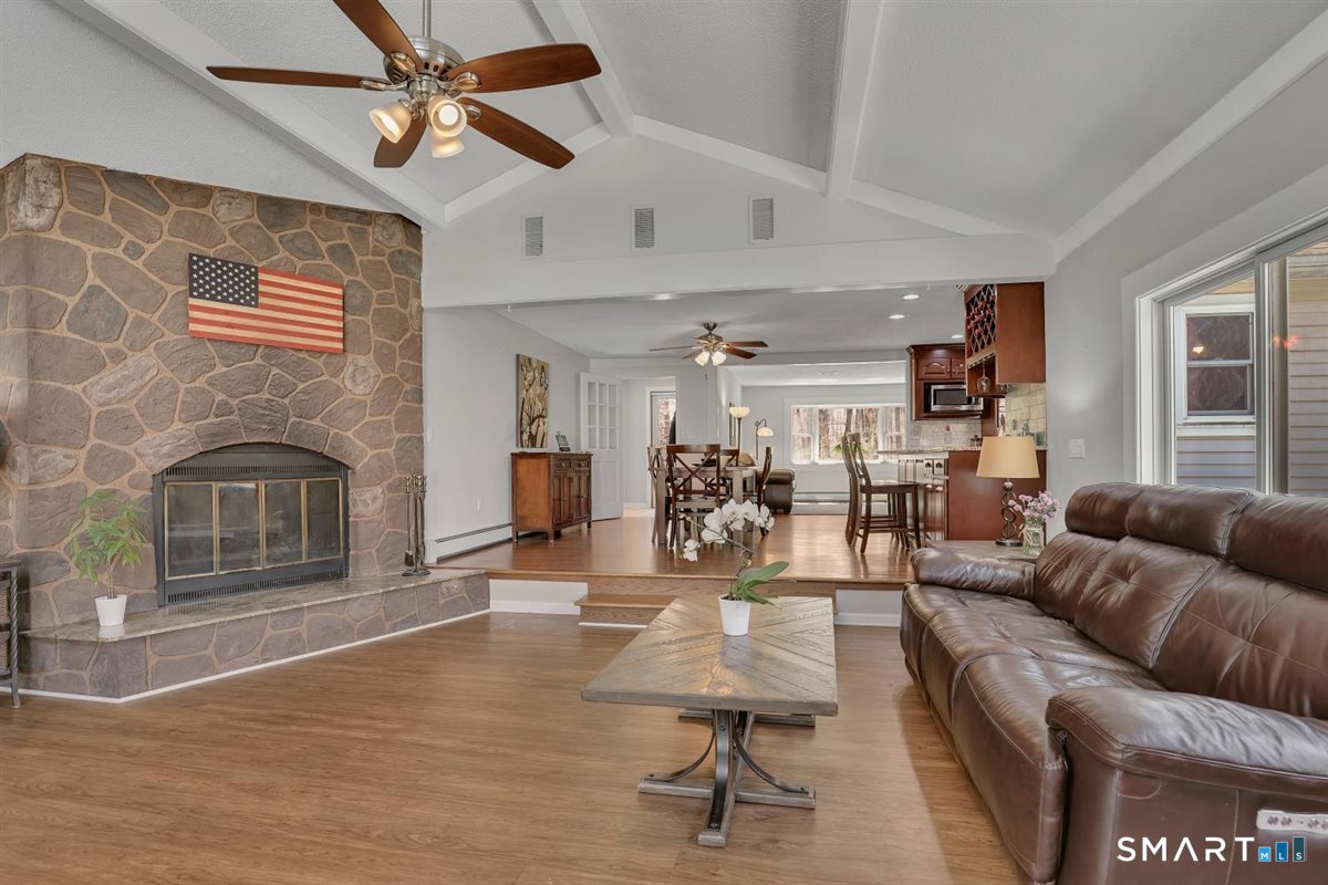 976 Old Rock Hill Road Wallingford, CT 06492 - Photo 8 of 40