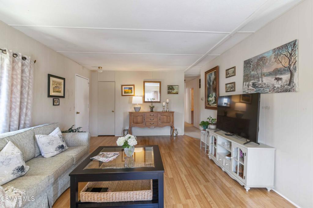 195 Tierra Rejada Road, Unit 204 Simi Valley, CA 93065 - Photo 17 of 46