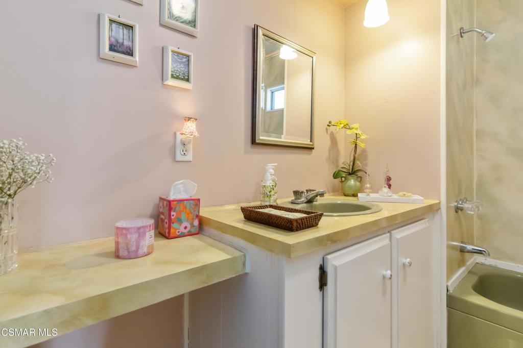 195 Tierra Rejada Road, Unit 204 Simi Valley, CA 93065 - Photo 29 of 46