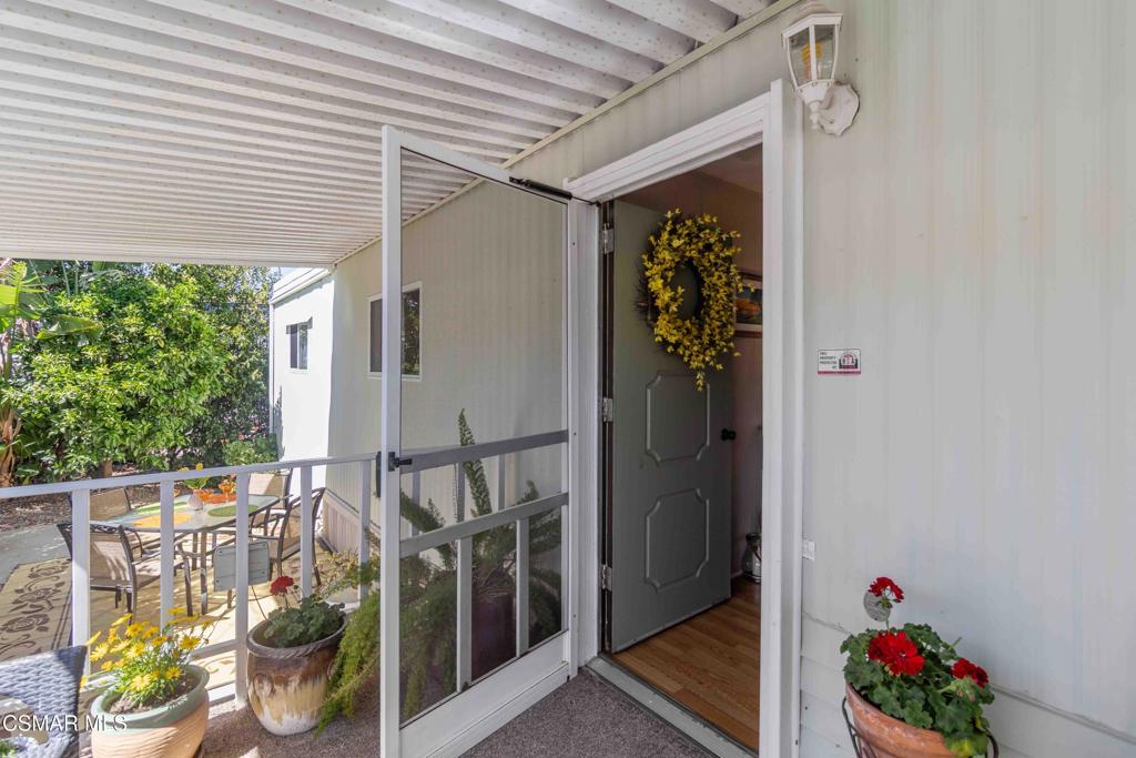 195 Tierra Rejada Road, Unit 204 Simi Valley, CA 93065 - Photo 8 of 46