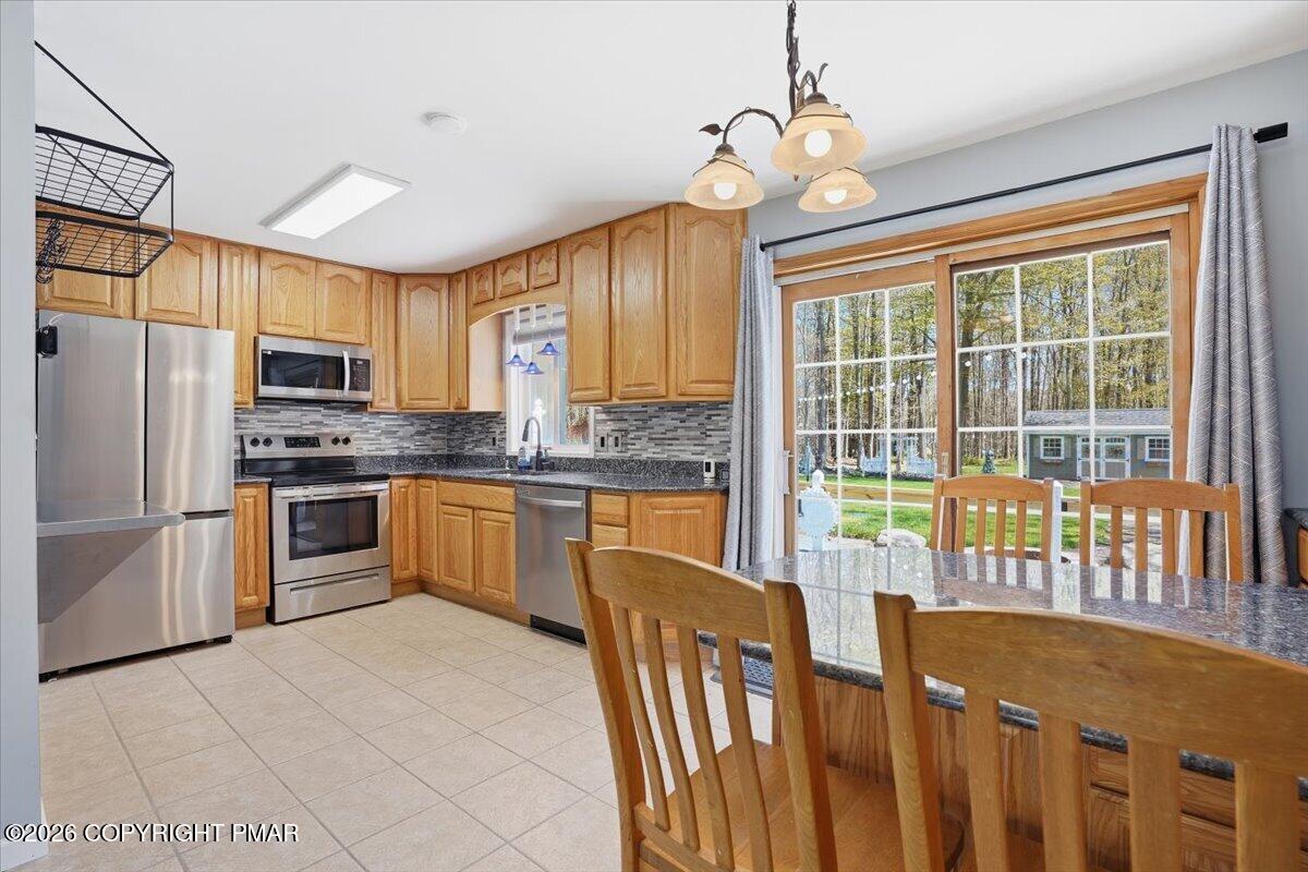 3343 Ross Road Tobyhanna, PA 18466 - Photo 8 of 51 1000059876