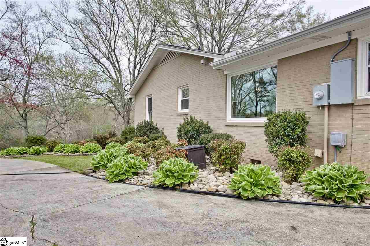 213 Laboone Road Easley, SC 29642 - Photo 4 of 36 Gallery Image 4