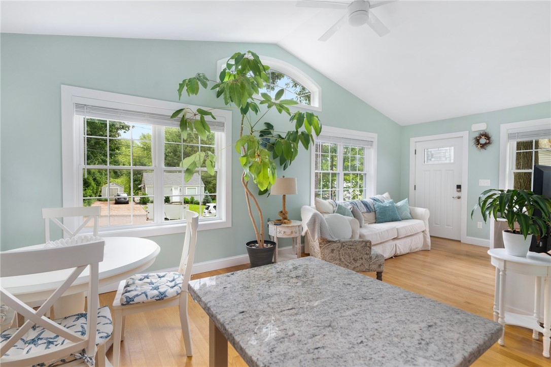 133 Winterberry Road Narragansett, RI 02874 - Photo 14 of 37