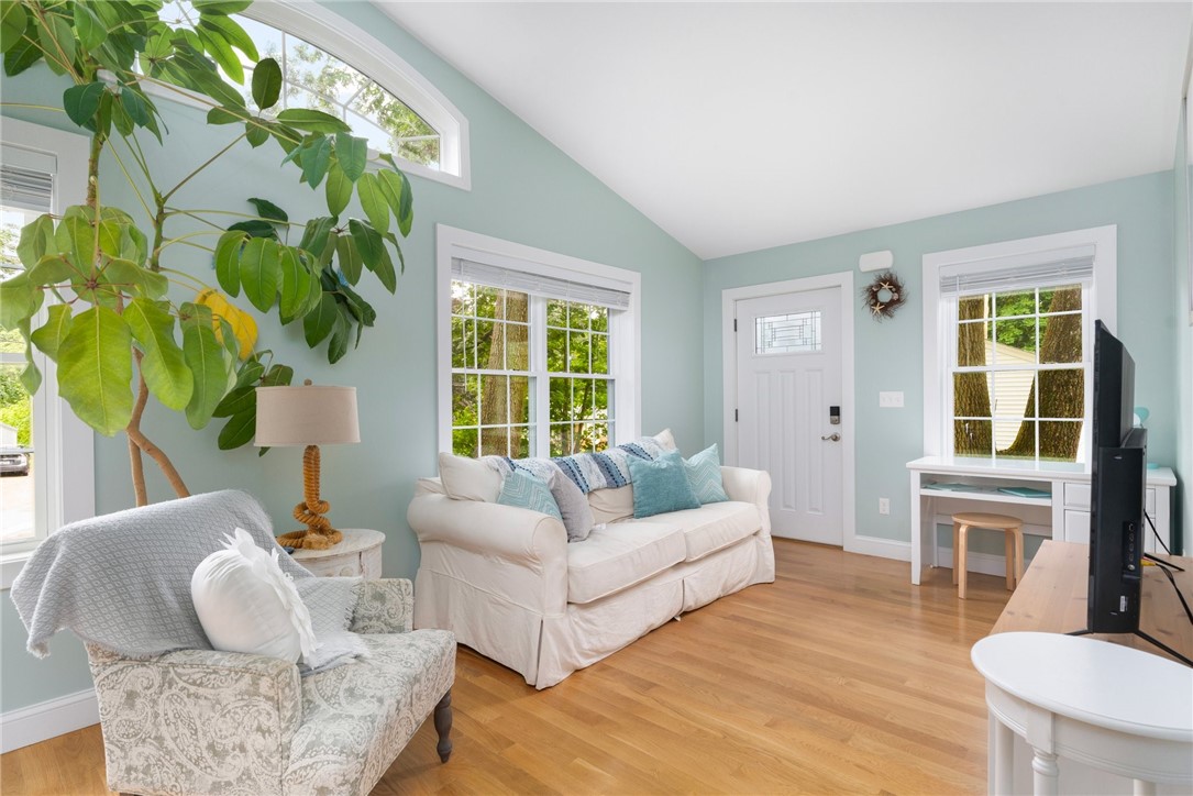 133 Winterberry Road Narragansett, RI 02874 - Photo 3 of 37