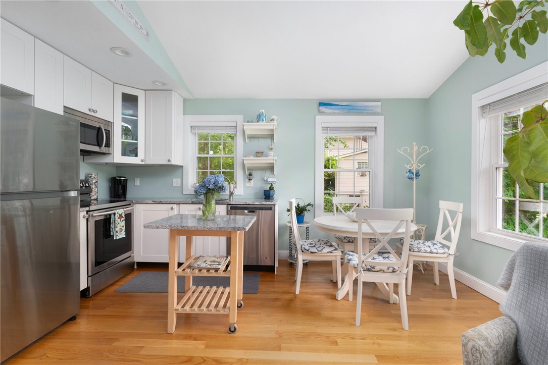 133 Winterberry Road Narragansett, RI 02874 - Photo 8 of 37