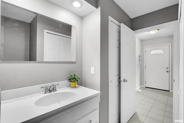 $259,000 | 3461 Cedarview Court, Bettendorf, IA 52722