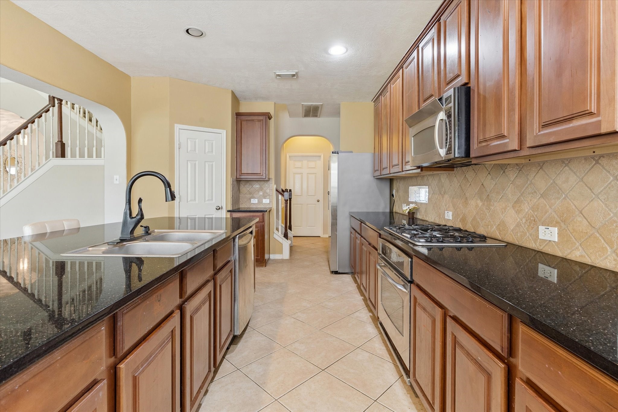 6306 Amelia Springs Drive Spring, TX 77379 - Photo 14 of 36