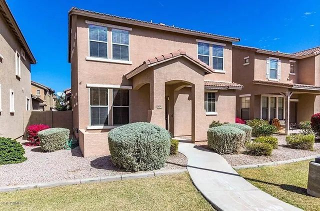 $2,095 | 1975 East Del Rio Street, Gilbert, AZ 85295