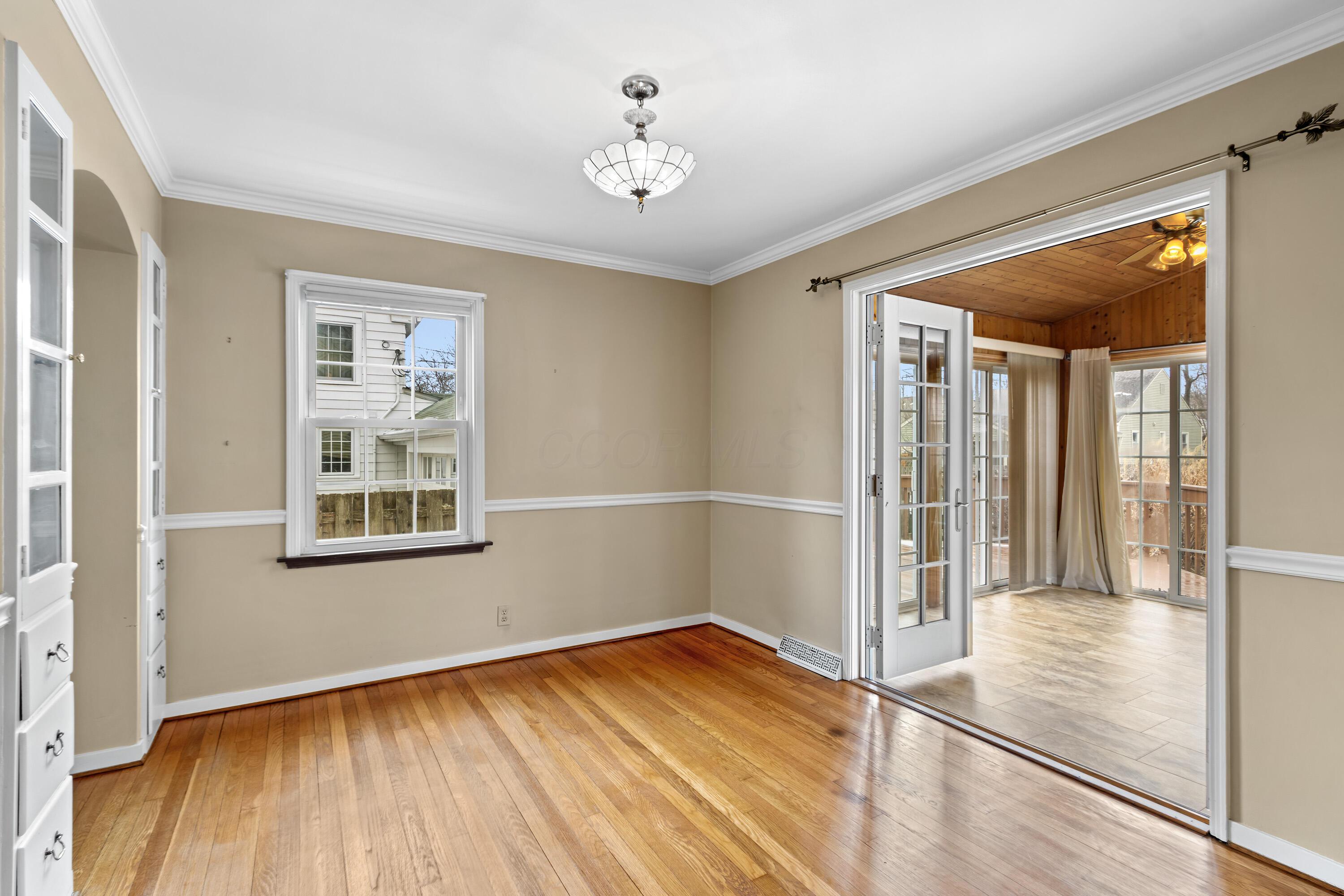 384 Fallis Road Columbus, OH 43214 - Photo 8 of 28 384 Fallis Road-14.jpg-FULL
