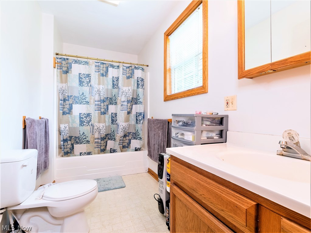 1743 Raber Road Uniontown, OH 44685 - Photo 17 of 30 * NICE SIZE MASTER BATHROOM! ~