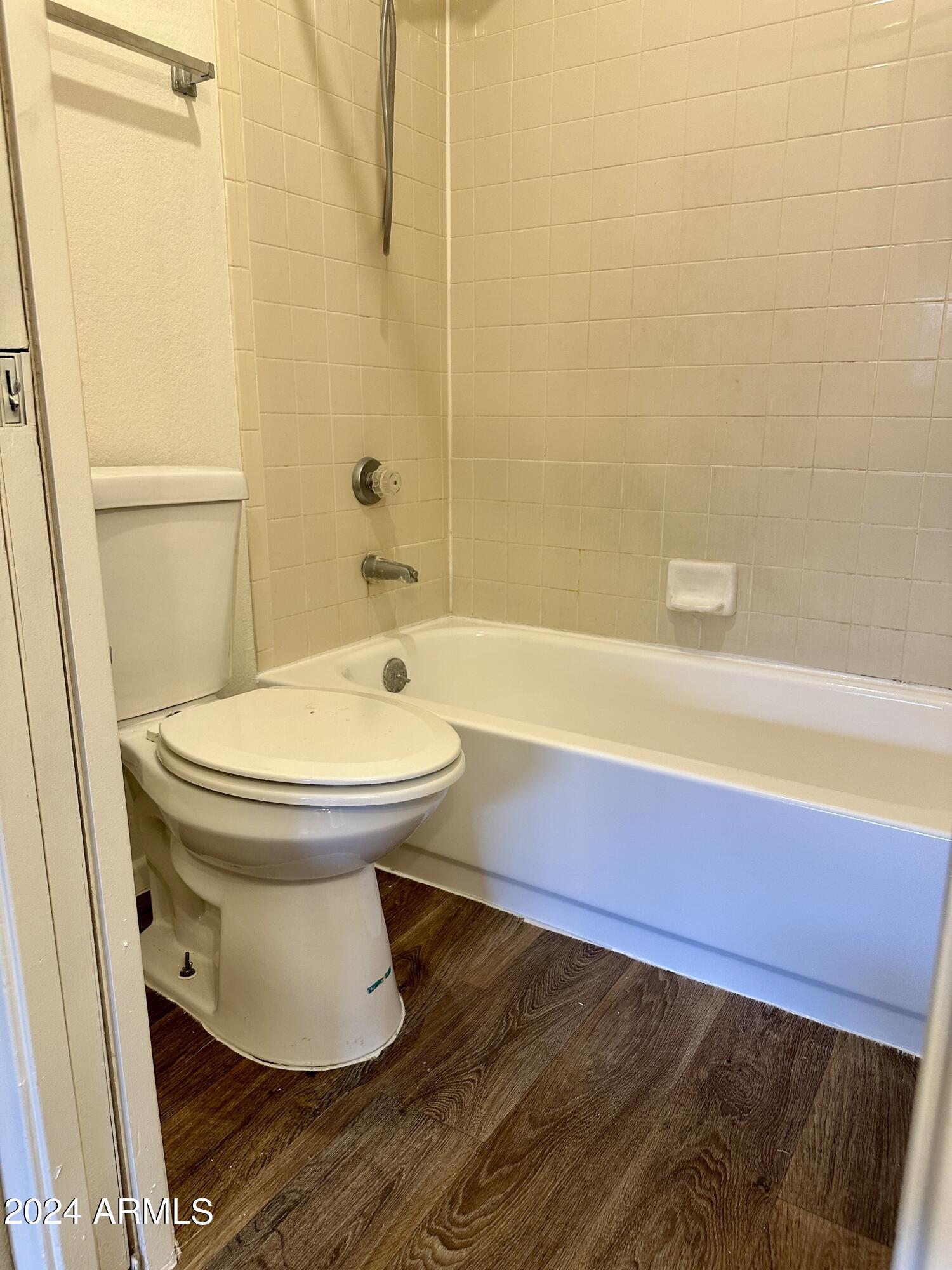 1402 East Guadalupe Road, Unit 201 Tempe, AZ 85283 - Photo 16 of 23 IMG_4468