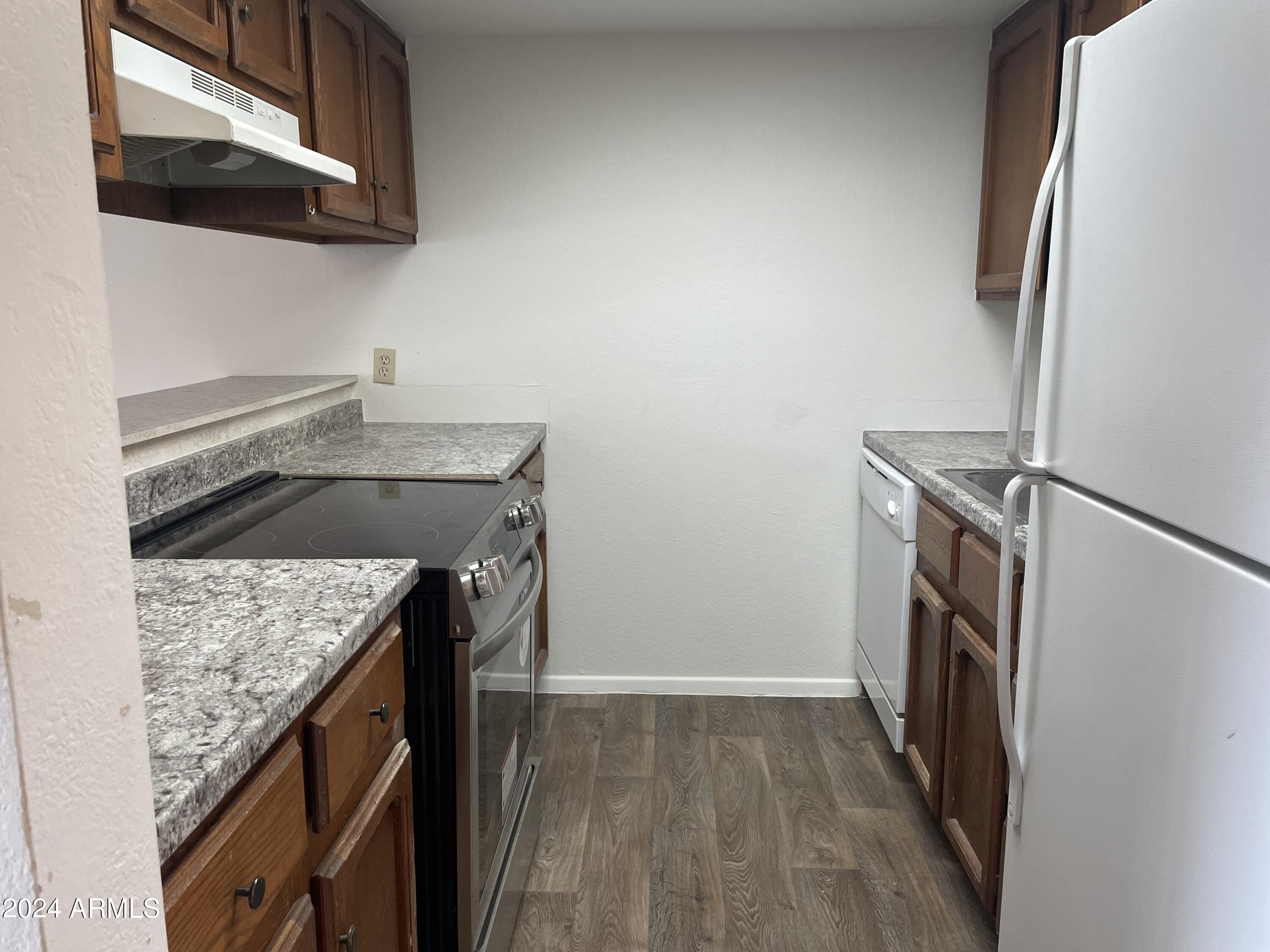 1402 East Guadalupe Road, Unit 201 Tempe, AZ 85283 - Photo 8 of 23 IMG_6565