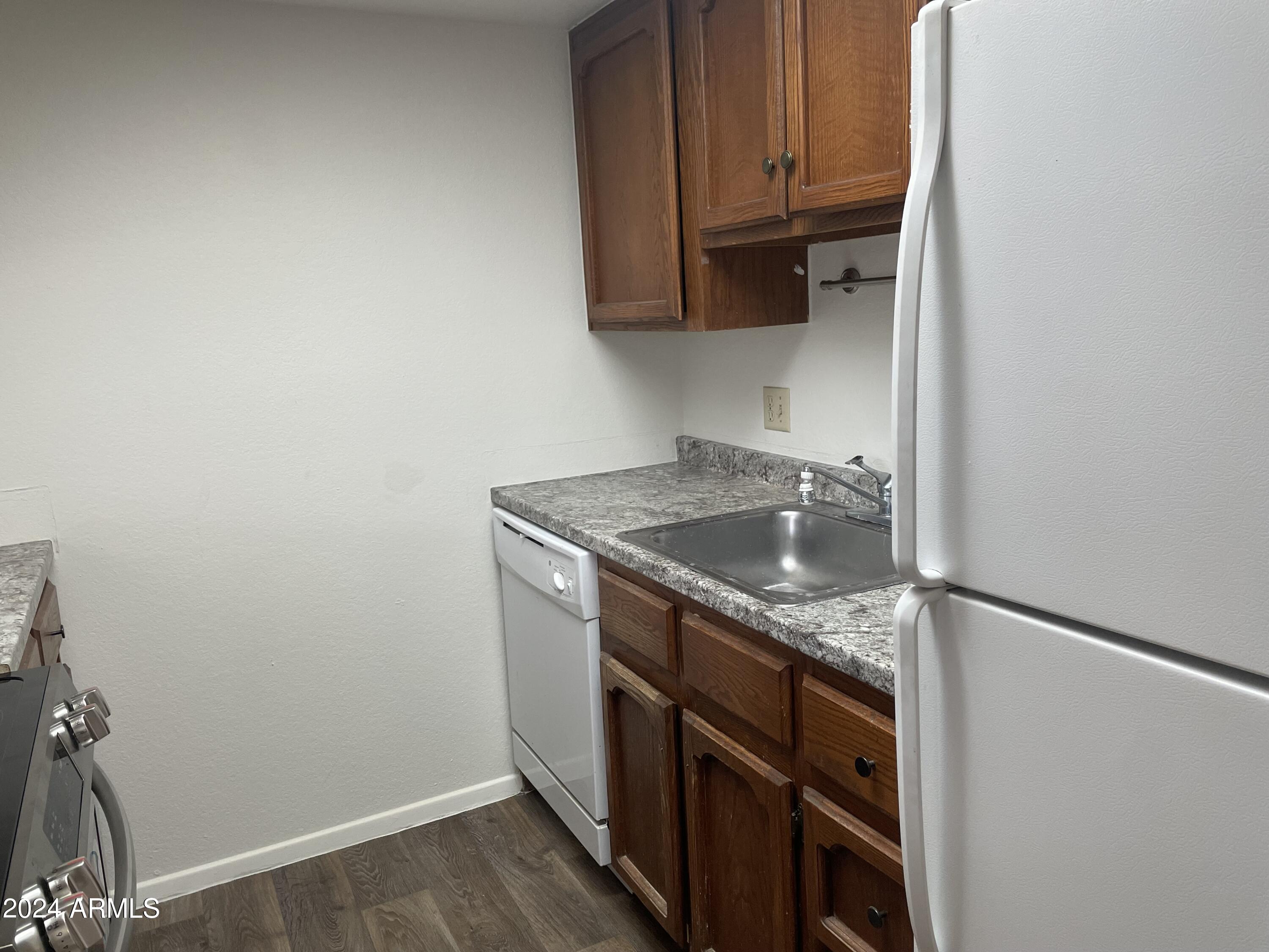 1402 East Guadalupe Road, Unit 201 Tempe, AZ 85283 - Photo 9 of 23 IMG_6566