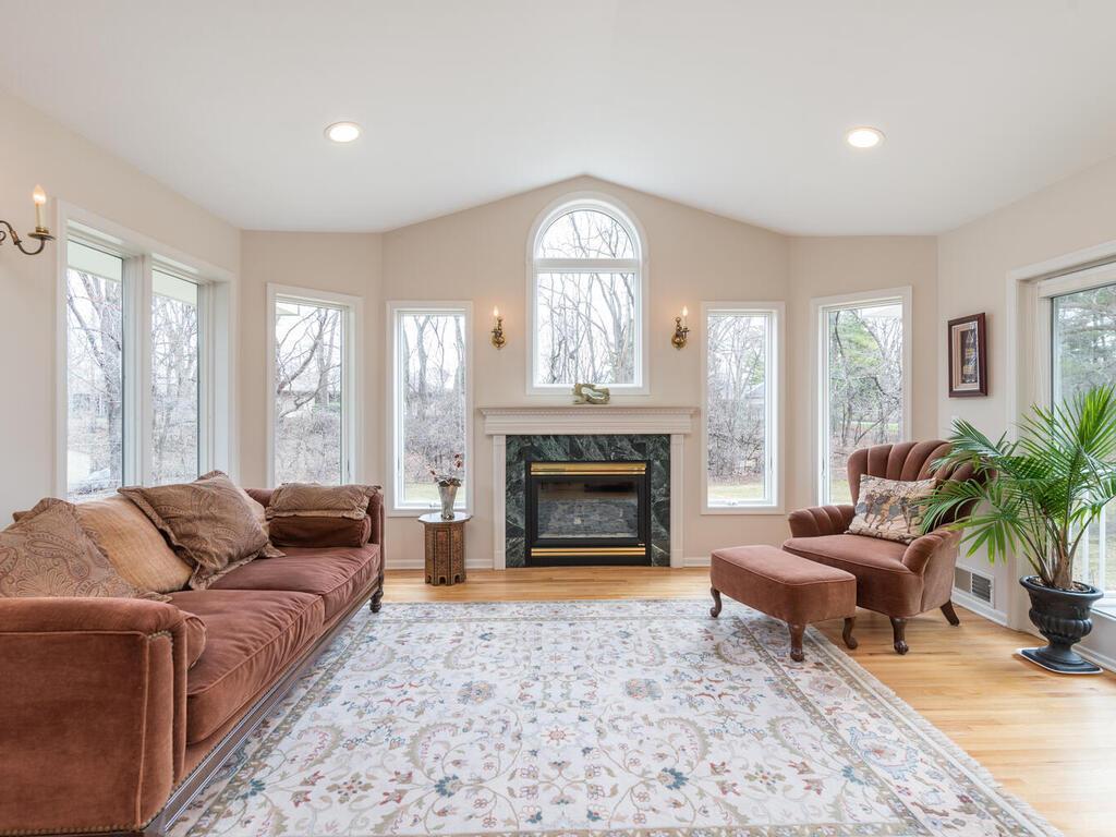 5125 Blake Road South Edina, MN 55436 - Photo 14 of 47 Gallery Image 14