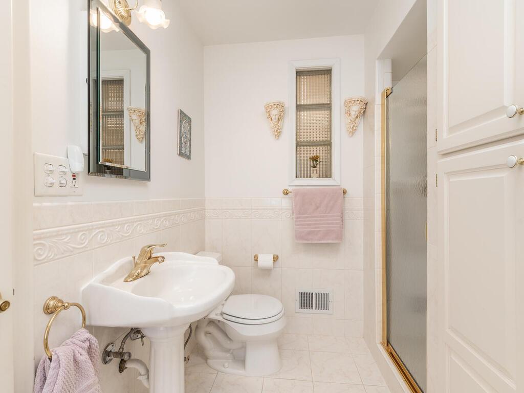 5125 Blake Road South Edina, MN 55436 - Photo 18 of 47 Gallery Image 18