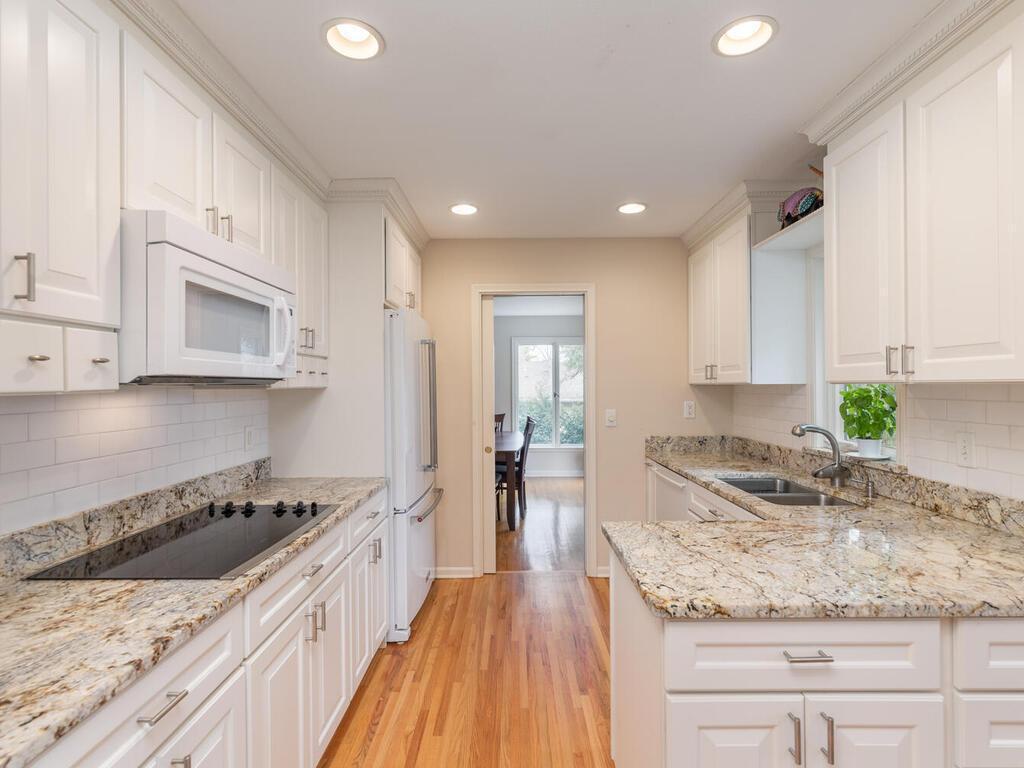 5125 Blake Road South Edina, MN 55436 - Photo 10 of 47 Gallery Image 10