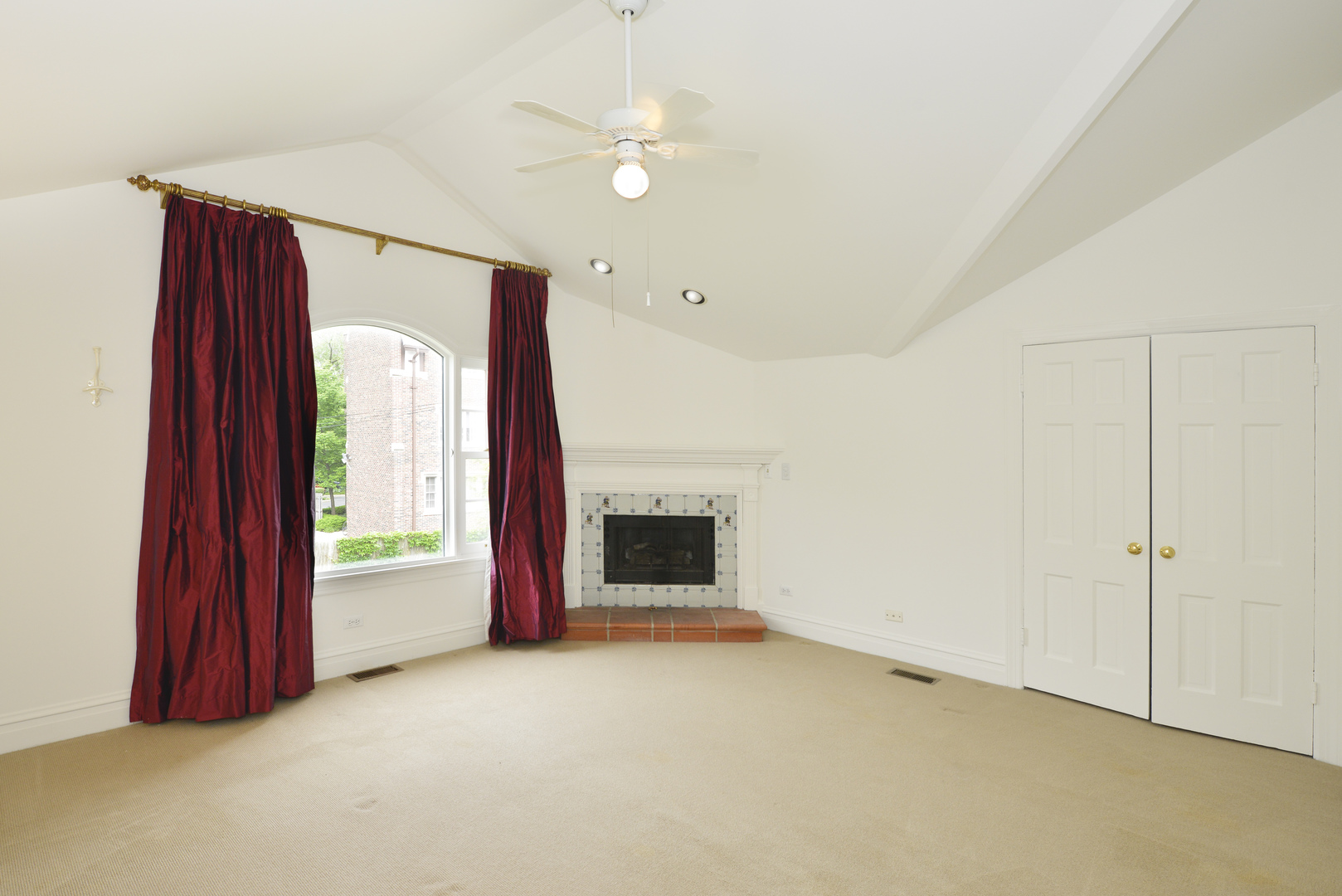82 Warwick Road Winnetka, IL 60093 - Photo 14 of 24 an empty room with windows and fireplace