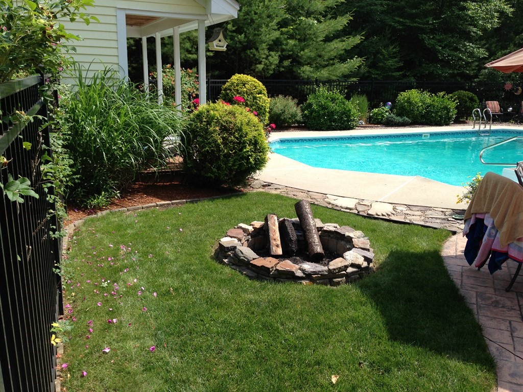 4 Pine Street Upton, MA 01568 - Photo 39 of 42 Gallery Image 39