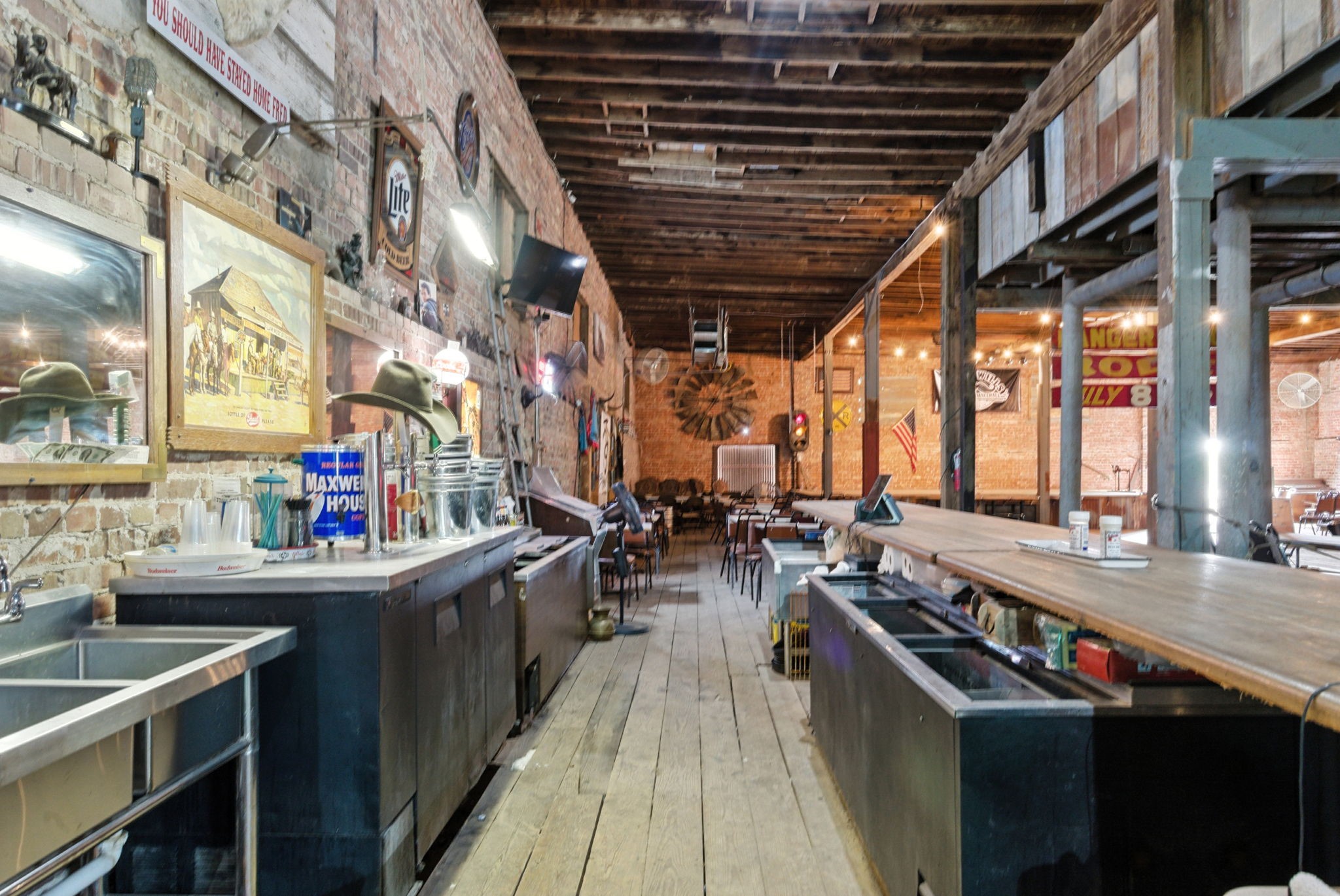 438 Melvin Street Ranger, TX 76470 - Photo 19 of 44 a kitchen with lots of counter top space