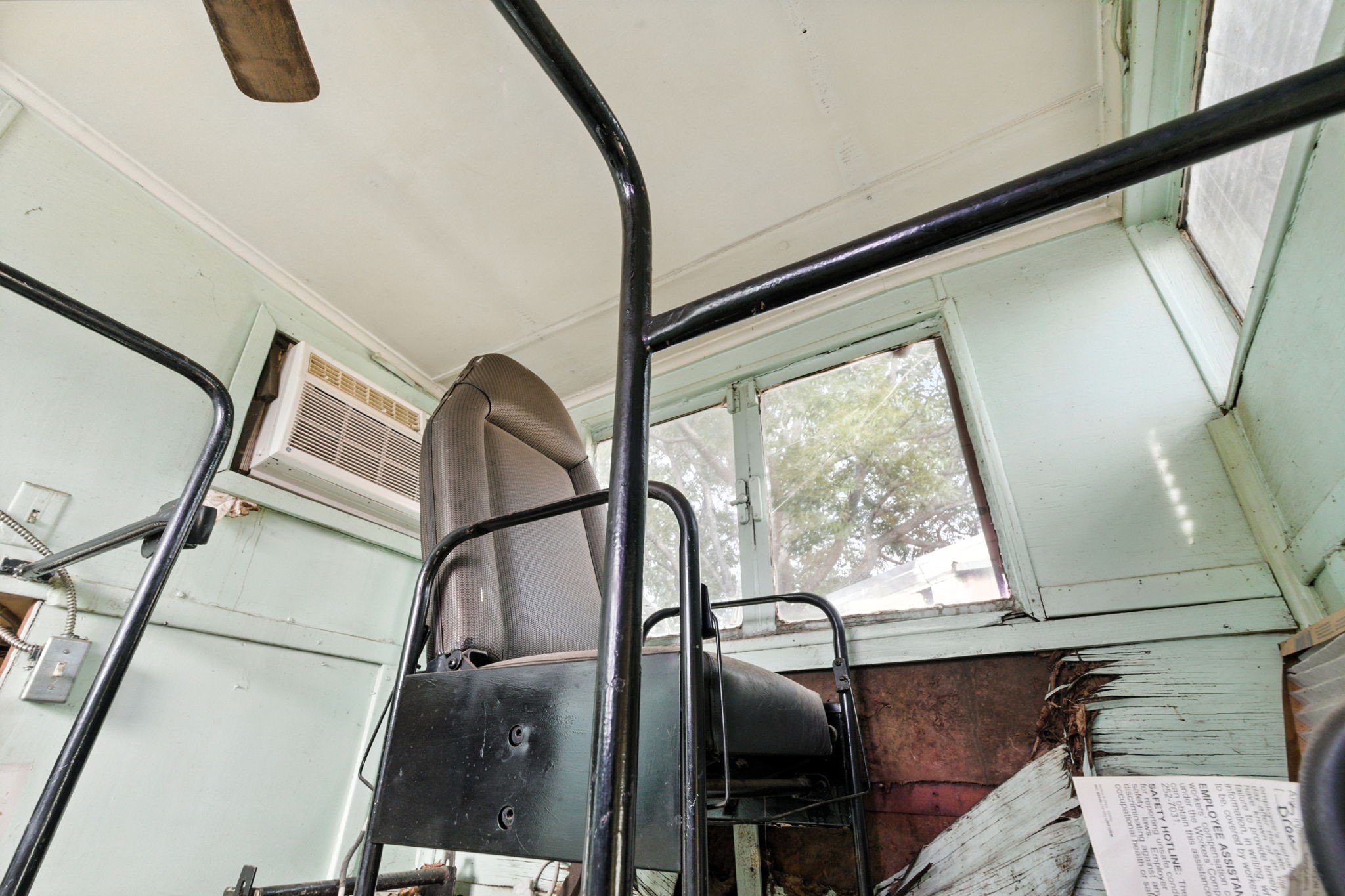 438 Melvin Street Ranger, TX 76470 - Photo 32 of 44 a close view of light fixtures
