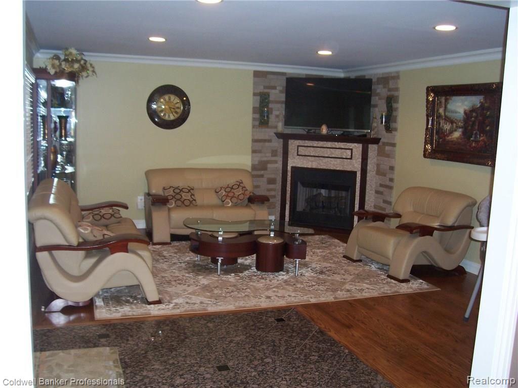3586 Eastern Avenue Rochester Hills, MI 48307 - Photo 11 of 41