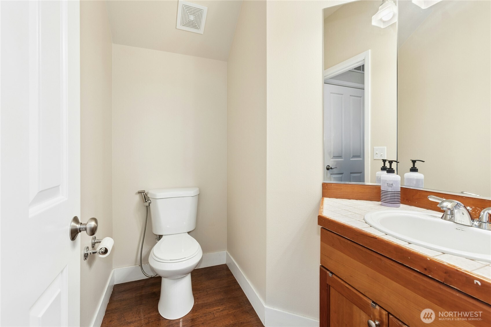 16918 Woodside Drive Southeast Renton, WA 98058 - Photo 27 of 32