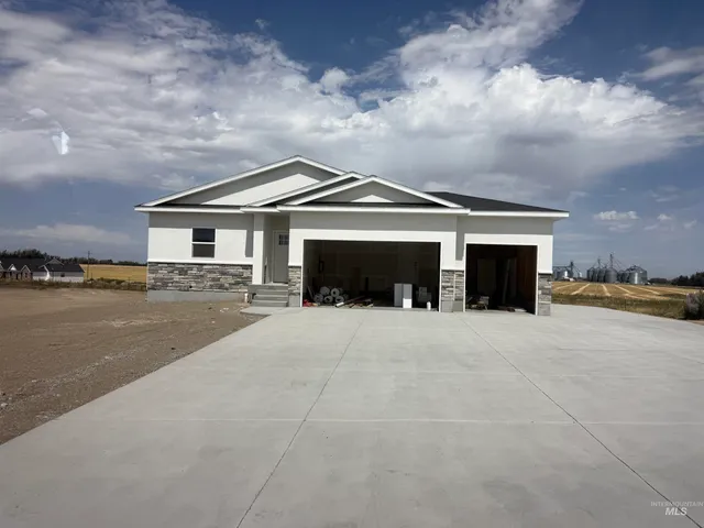 $515,000 | 102 North Stocktrail Drive, Idaho Falls, ID 83402