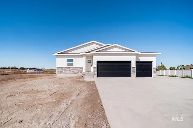 $515,000 | 102 North Stocktrail Drive, Idaho Falls, ID 83402