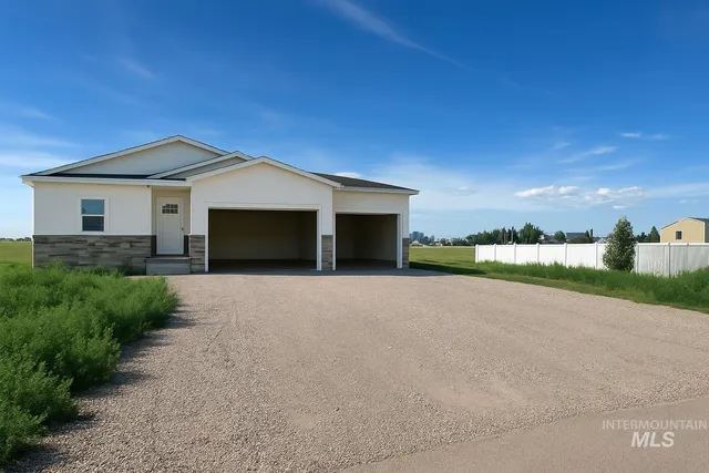 $515,000 | 102 North Stocktrail Drive, Idaho Falls, ID 83402