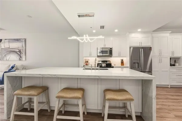$429,900 | 6820 Sterling Greens Drive, Unit 2105, Naples, FL 34104