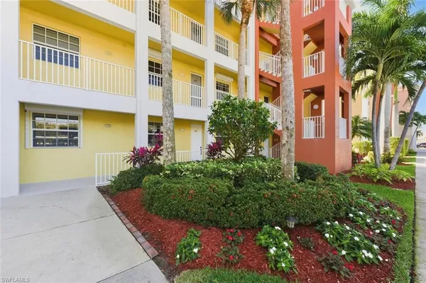 $429,900 | 6820 Sterling Greens Drive, Unit 2105, Naples, FL 34104