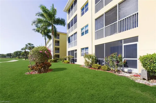 $429,900 | 6820 Sterling Greens Drive, Unit 2105, Naples, FL 34104