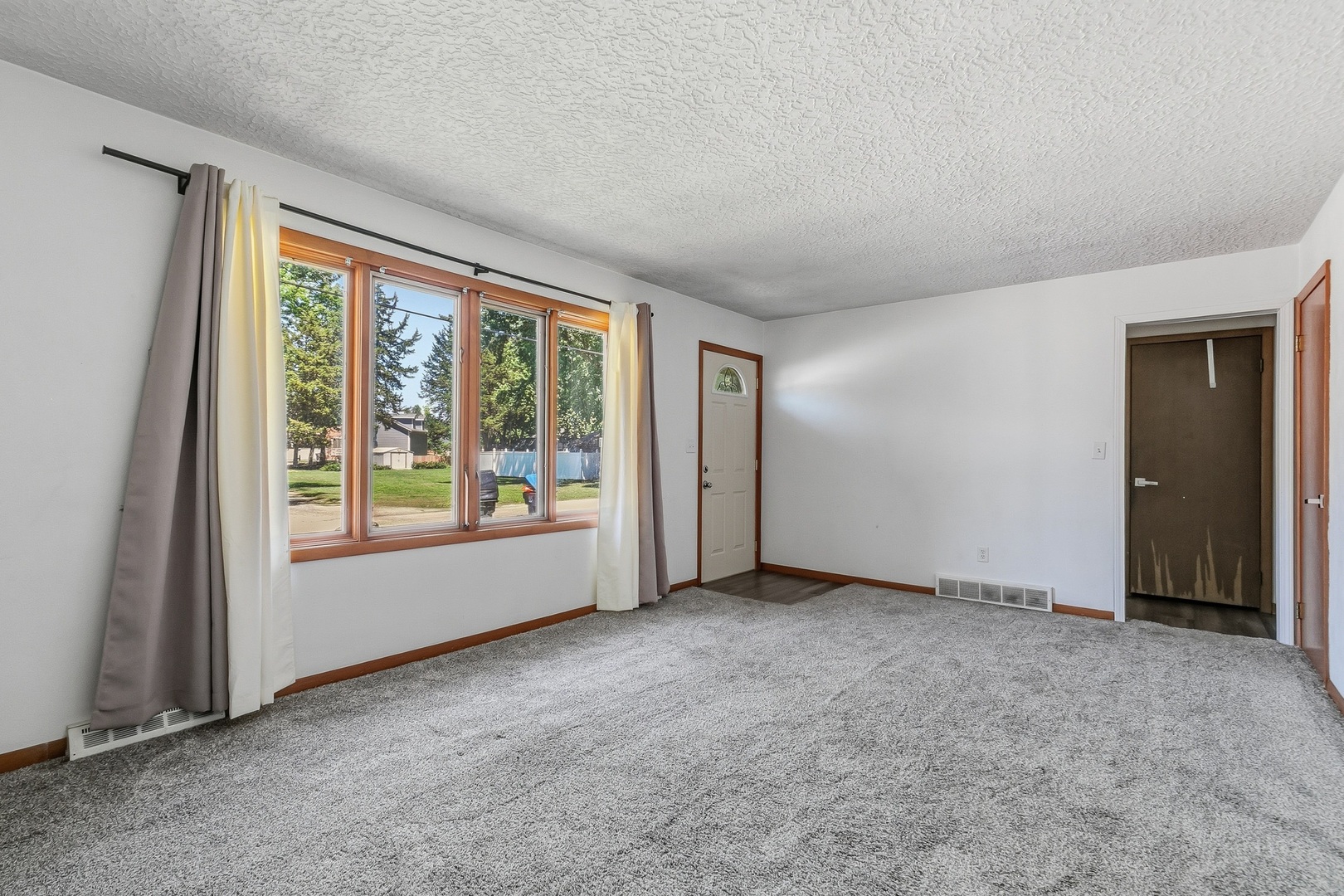 226 33rd Avenue Moline, IL 61265 - Photo 5 of 34