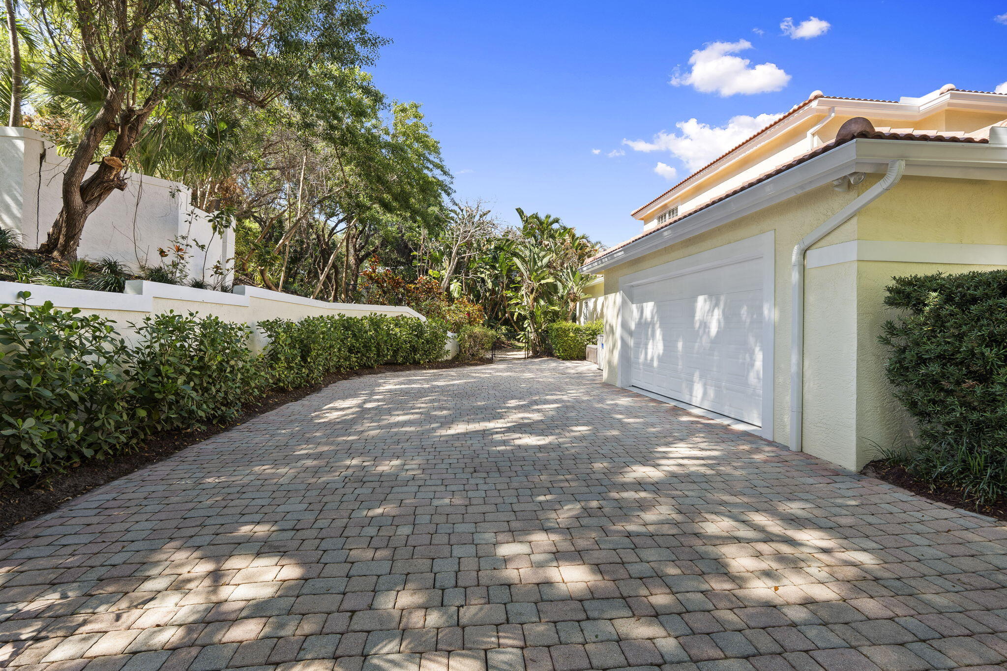 4 Castle Hill Way Stuart, FL 34996 - Photo 5 of 52 a view of a house with a yard