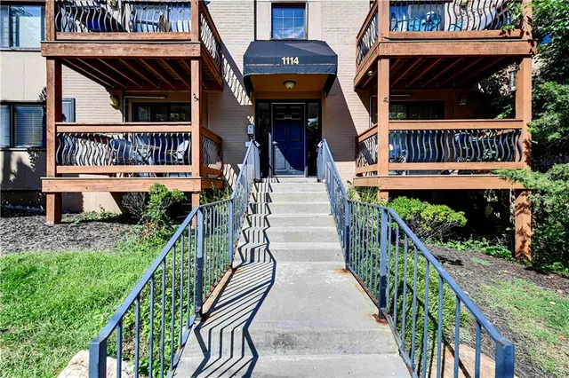 $210,000 | 1114 West 46th Street, Unit 2, Kansas City, MO 64111