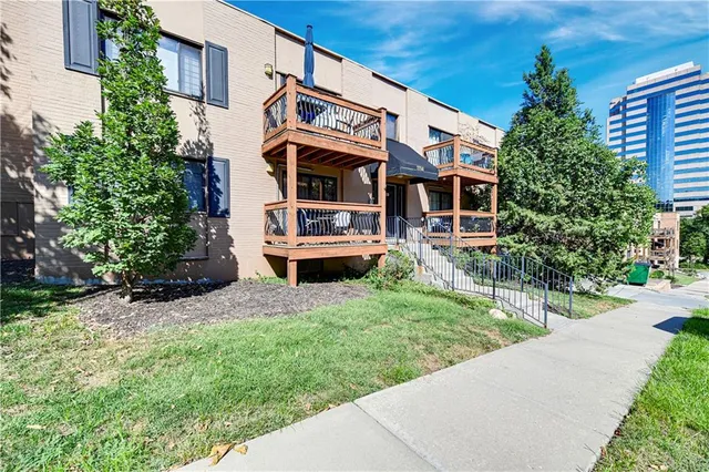 $210,000 | 1114 West 46th Street, Unit 2, Kansas City, MO 64111
