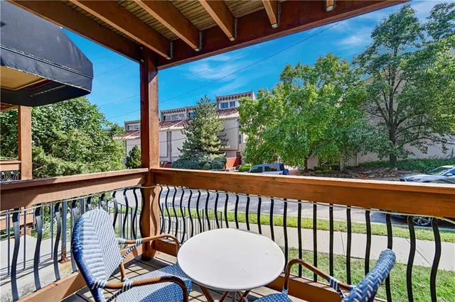 $210,000 | 1114 West 46th Street, Unit 2, Kansas City, MO 64111