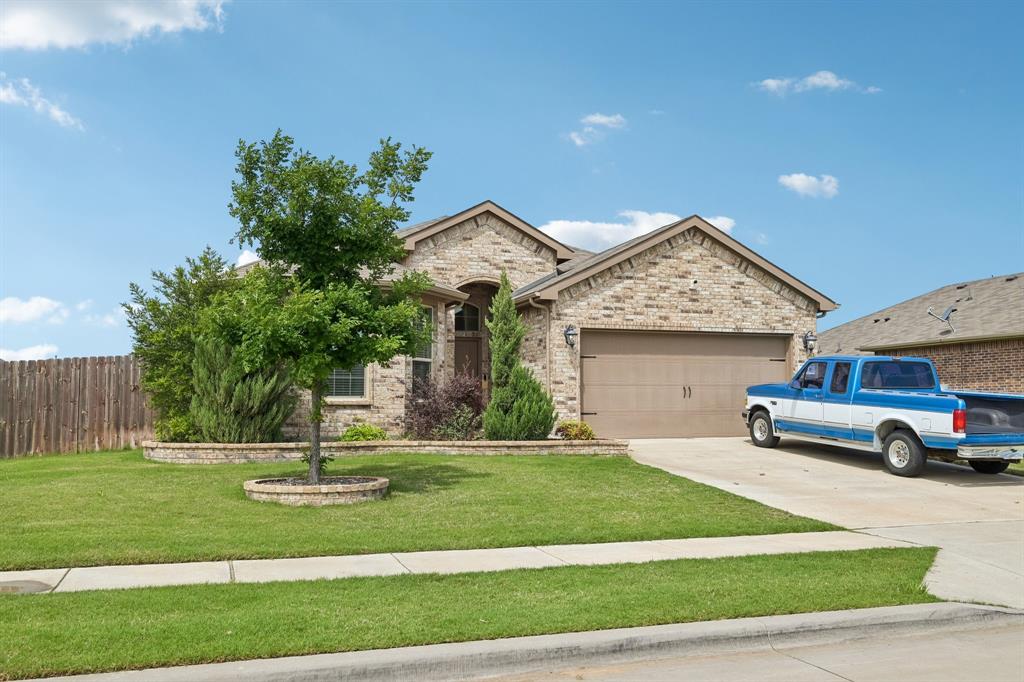 439 Helm Lane Azle, TX 76020 - Photo 3 of 40