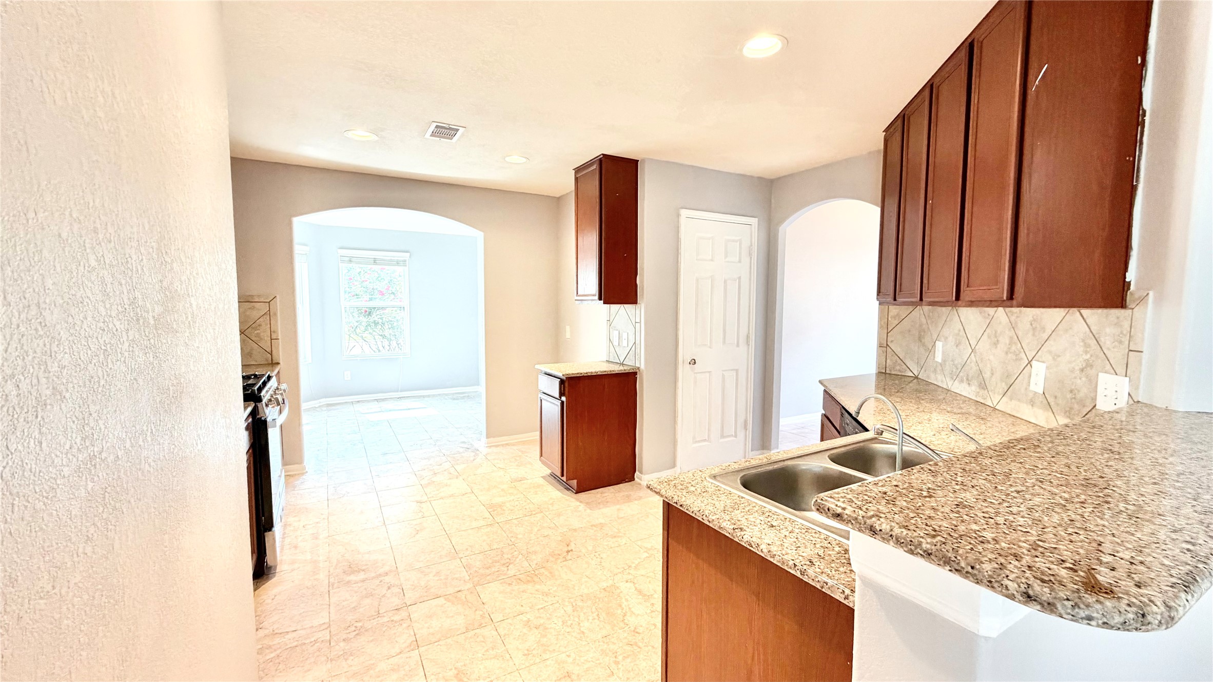 2102 Indian Clearing Trail Rosenberg, TX 77471 - Photo 5 of 22