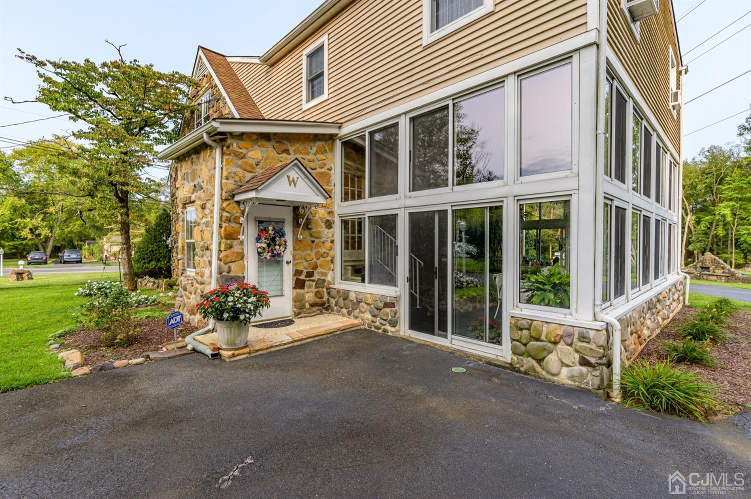 1022 Jacksonville Road Burlington, NJ 08016 - Photo 4 of 11 Gallery Image 4