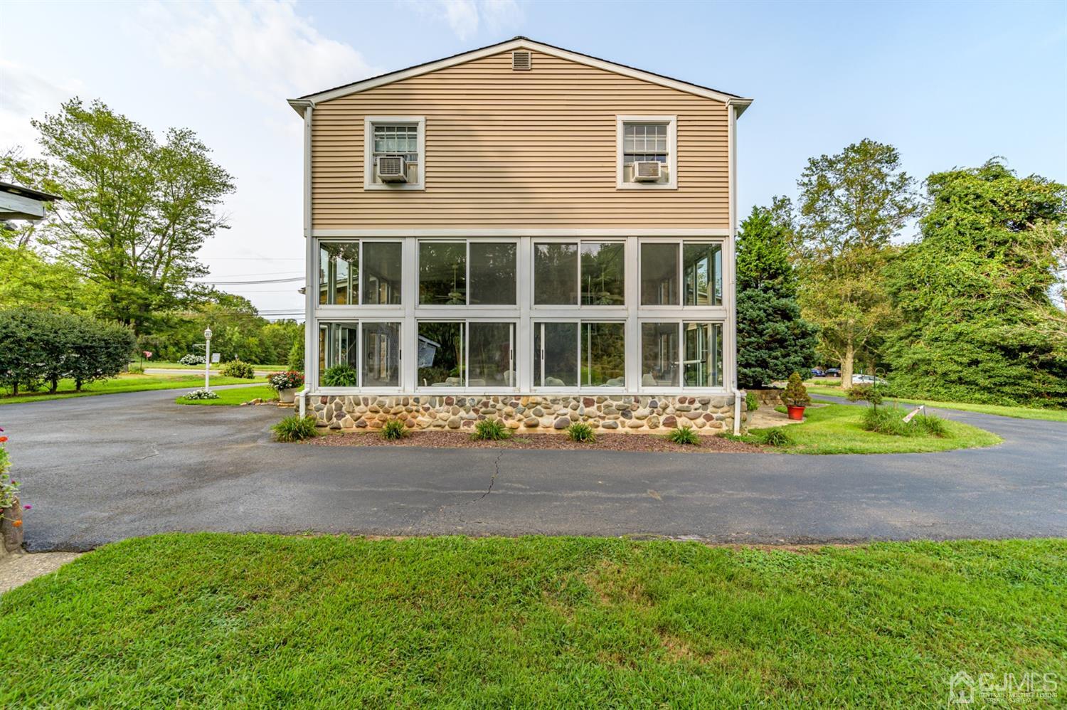 1022 Jacksonville Road Burlington, NJ 08016 - Photo 6 of 11 Gallery Image 6