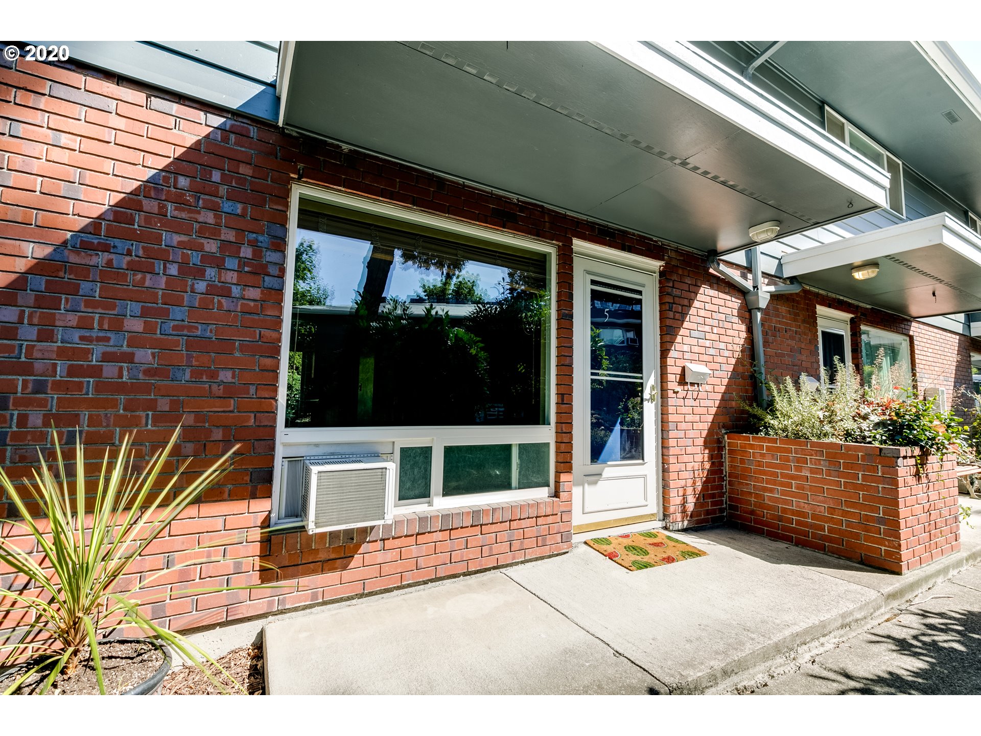 306 F Street, Unit 5 Springfield, OR 97477 - Photo 7 of 27