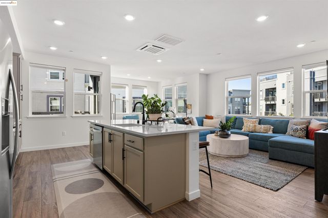 $949,000 | 2836 Tradewind Drive, Alameda, CA 94501