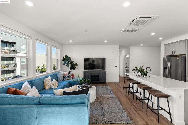 $949,000 | 2836 Tradewind Drive, Alameda, CA 94501