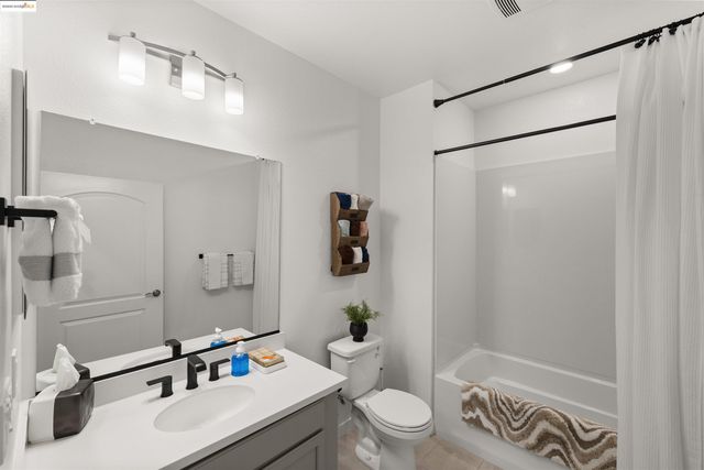 $949,000 | 2836 Tradewind Drive, Alameda, CA 94501