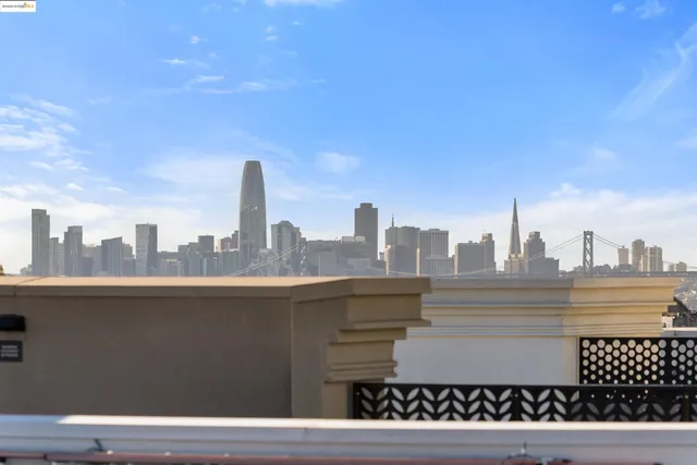 a picture of city view