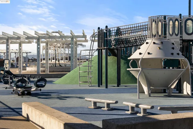 $949,000 | 2836 Tradewind Drive, Alameda, CA 94501