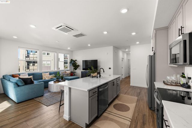 $949,000 | 2836 Tradewind Drive, Alameda, CA 94501