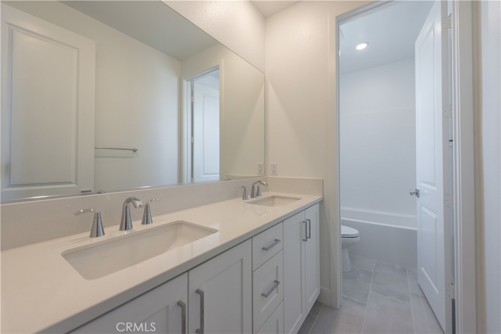 136 Seep Irvine, CA 92618 - Photo 24 of 32