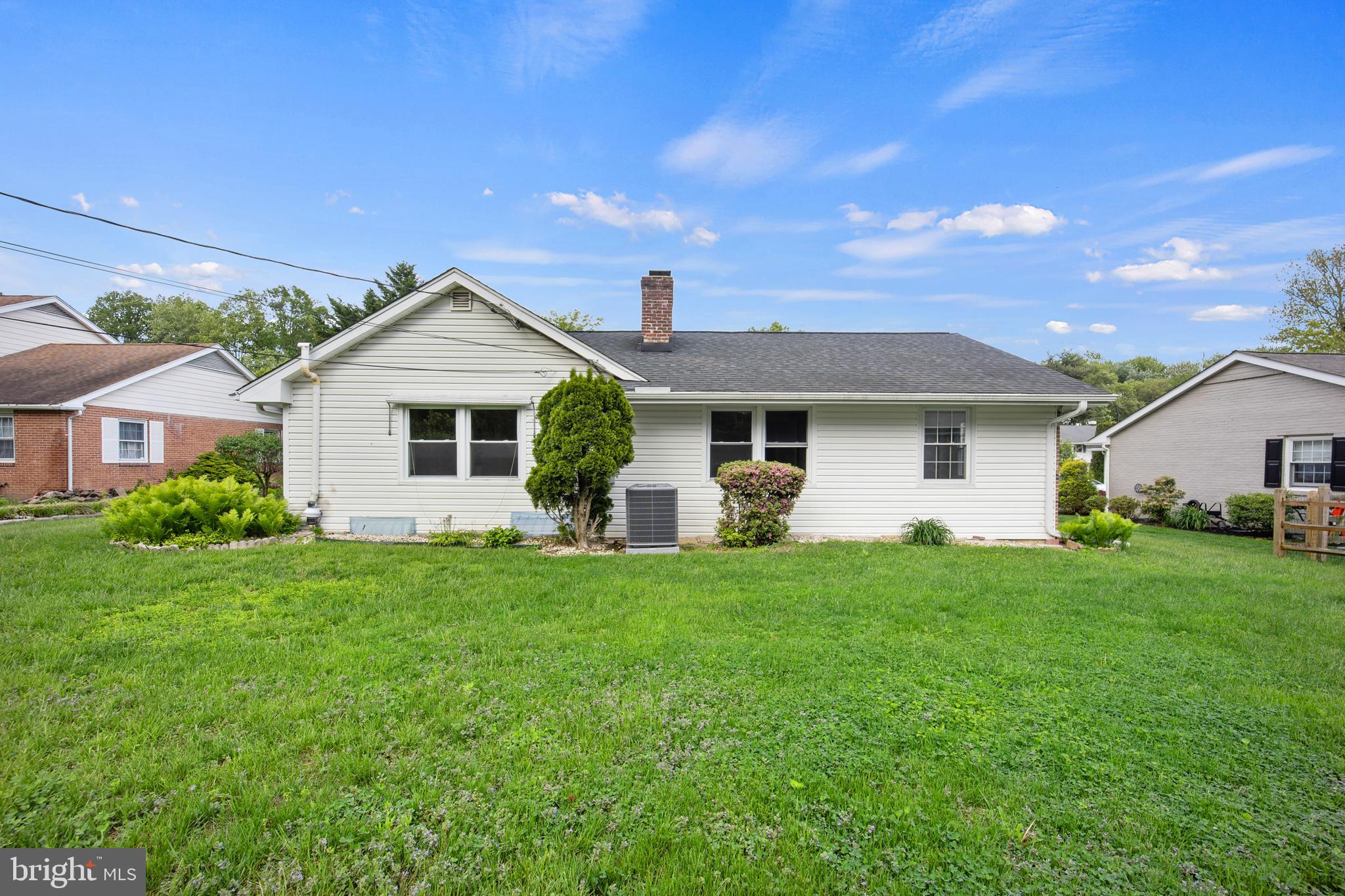 705 Halstead Road Wilmington, DE 19803 - Photo 32 of 34 a front view of house with yard and green space